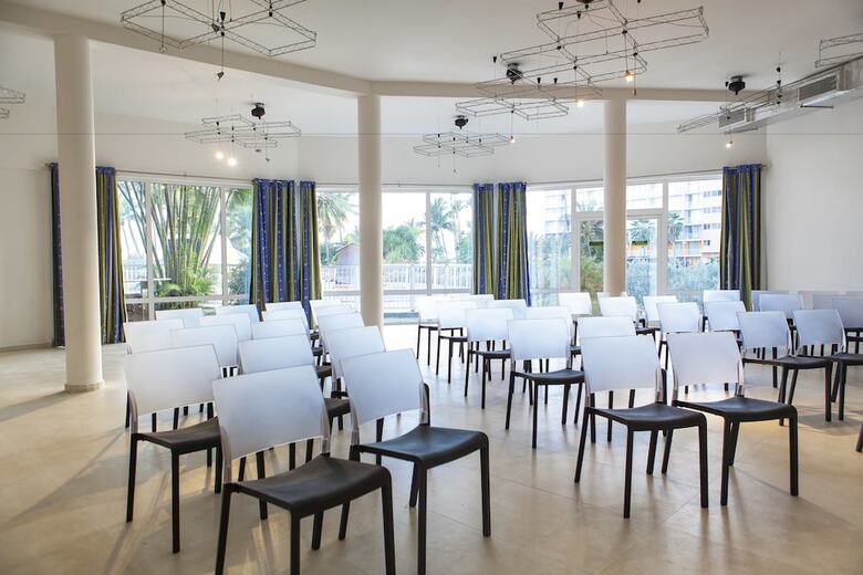 Hotel Arawak Beach Resort