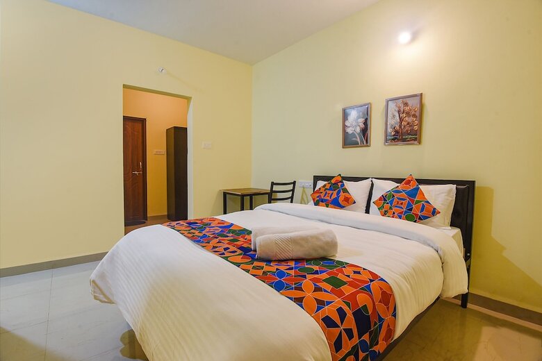 Hotel Fabexpress Symphony Homes, Calangute Beach