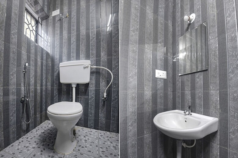 Hotel Fabexpress Symphony Homes, Calangute Beach