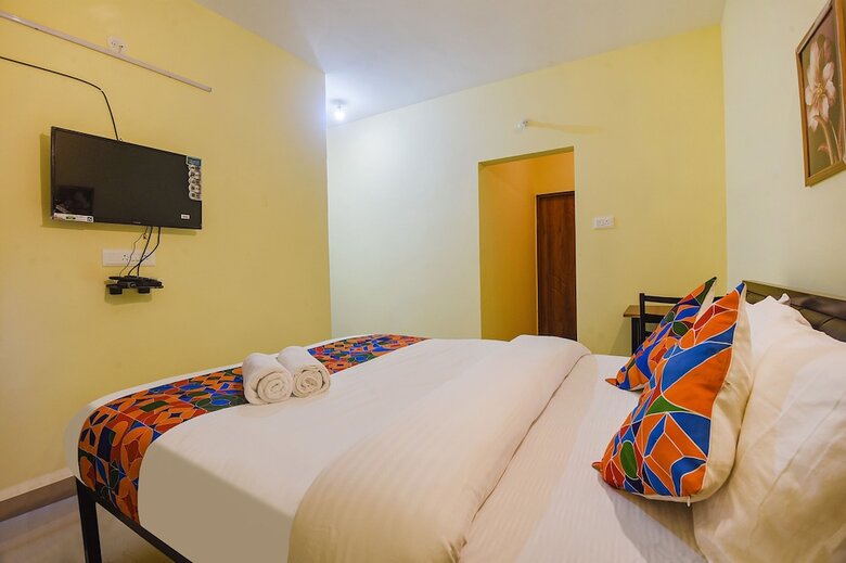 Hotel Fabexpress Symphony Homes, Calangute Beach