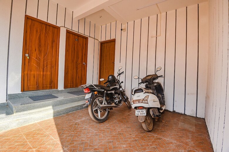 Hotel Fabexpress Symphony Homes, Calangute Beach
