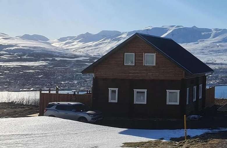 Loghouse With Amazing View And Sauna