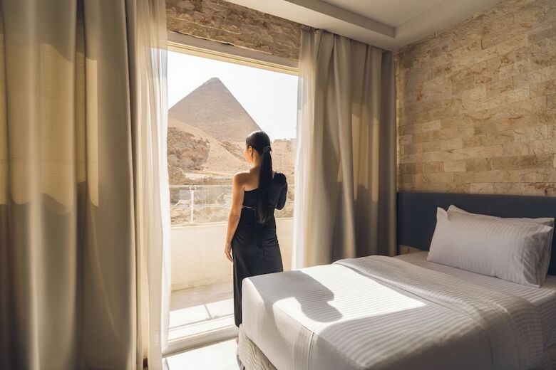 Villa Khufu Pyramids Hotel