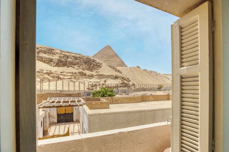 Villa Khufu Pyramids Hotel