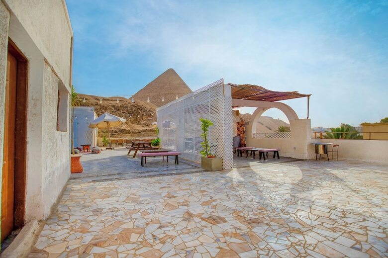 Villa Khufu Pyramids Hotel