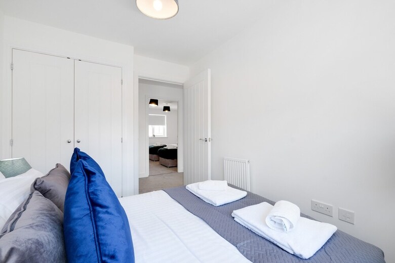 Modern 5 Bedroom 3 Bath Hse Aylesbury