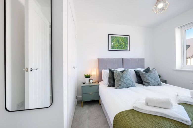 Modern 5 Bedroom 3 Bath Hse Aylesbury