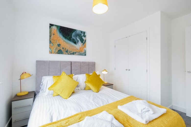 Modern 5 Bedroom 3 Bath Hse Aylesbury
