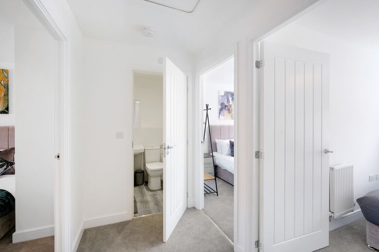 Modern 5 Bedroom 3 Bath Hse Aylesbury