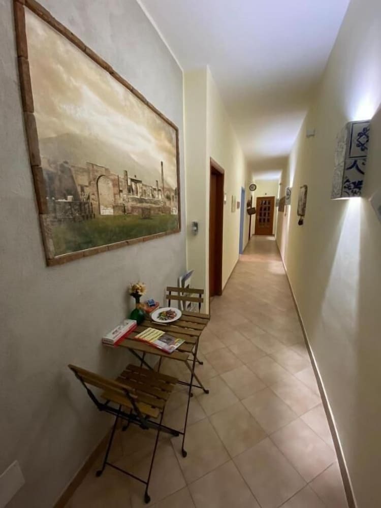 Bed & Breakfast Pompei Window