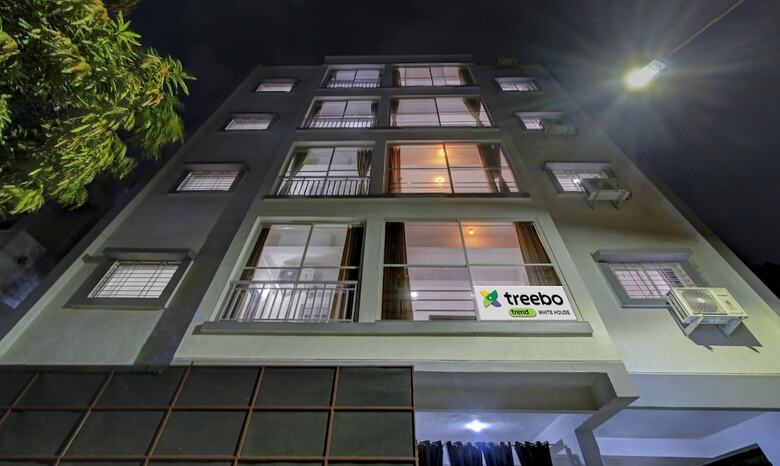 Hotel Treebo White House
