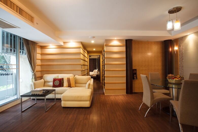 2b - 2 Bedrooms And 2 Bathrooms Located Downtown Apartment With Shared Pool