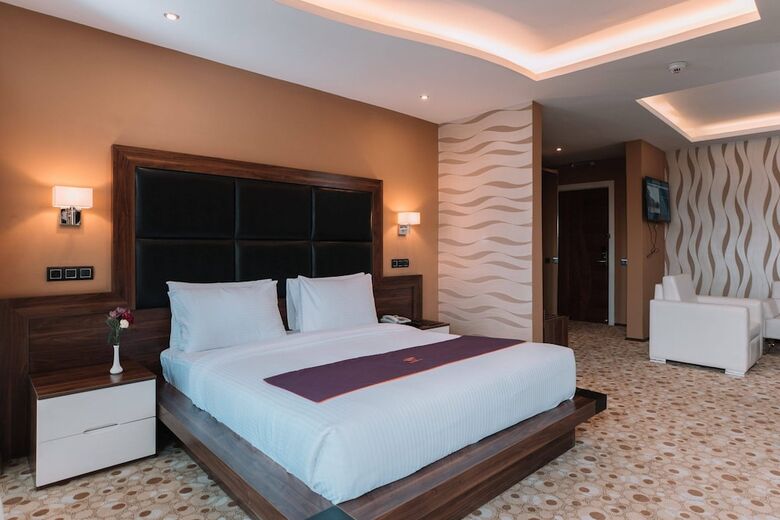 Diamond Hotel