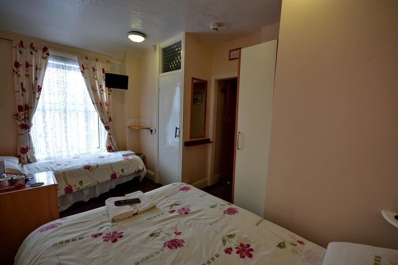 Shazron Hotel