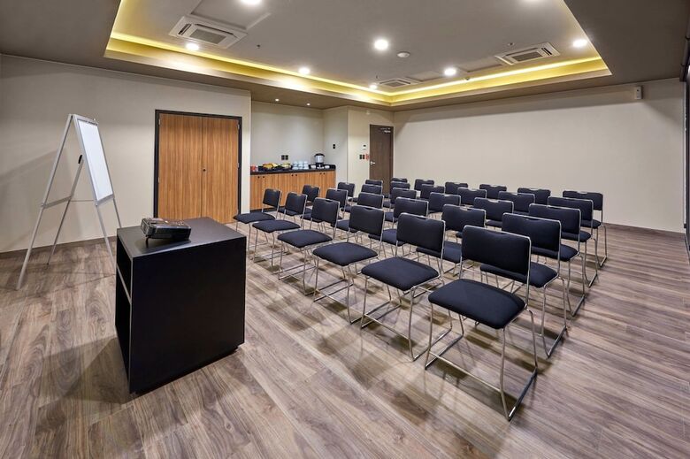 Hotel City Express Plus By Marriott Ciudad De Mexico Interlomas