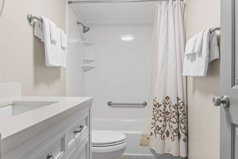Hotel Gulf Tower 8b 2 Bedroom Condo By Redawning
