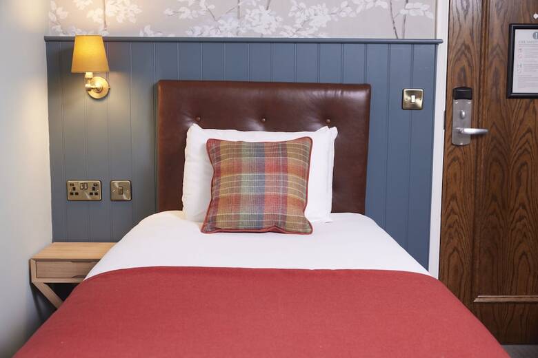 Castle Hotel By Chef And Brewer Collection