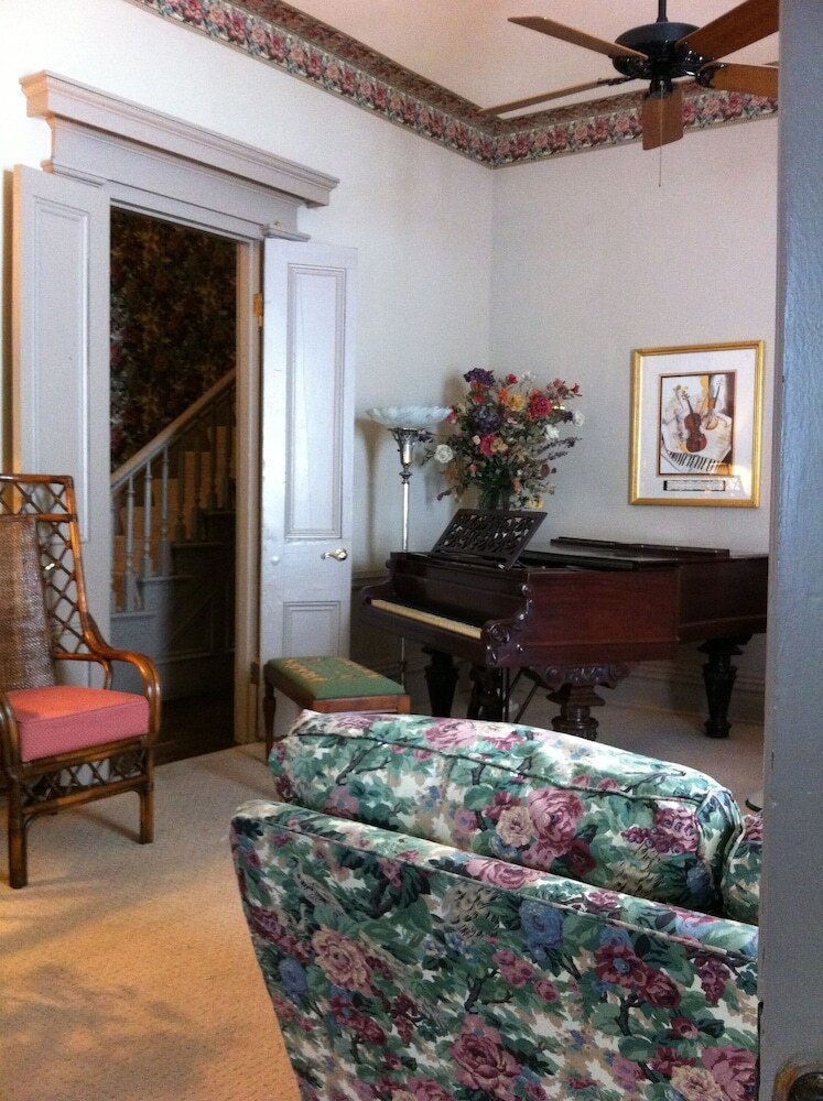 Bed & Breakfast Morning Glory Inn