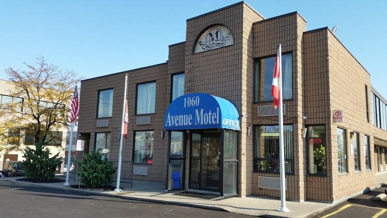 Avenue Motel