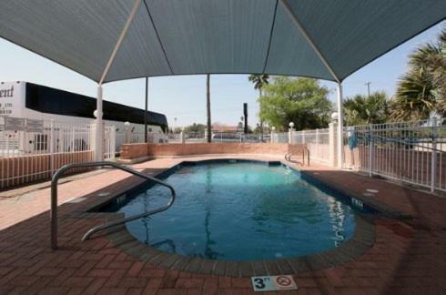 Motel Edinburg Executive Inn