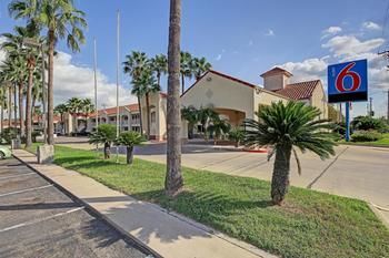 Motel 6 Edinburg