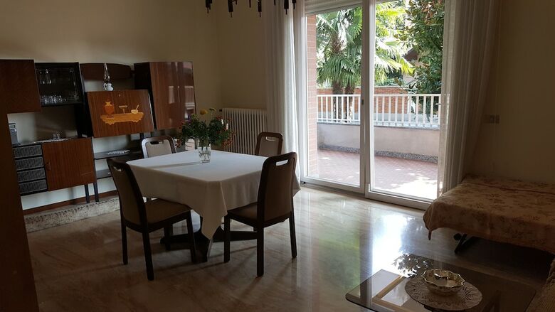 Bed And Breakfast Groane