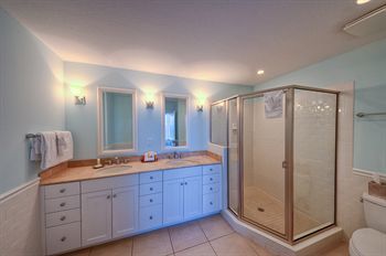 Hotel Harborside Suites At Little Harbor