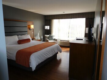 Clarion Hotel Airport Greensboro