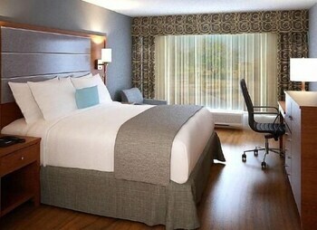 Clarion Hotel Airport Greensboro