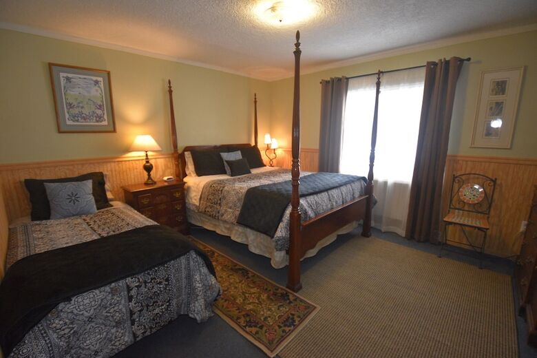 Alaska Grizzly Lodge