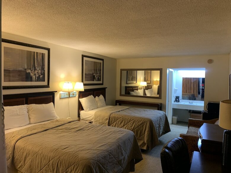 Motel American Inn And Suites