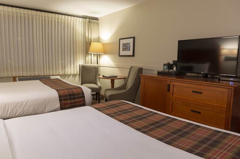 Hotel Whistler's Inn