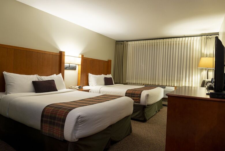 Hotel Whistler's Inn