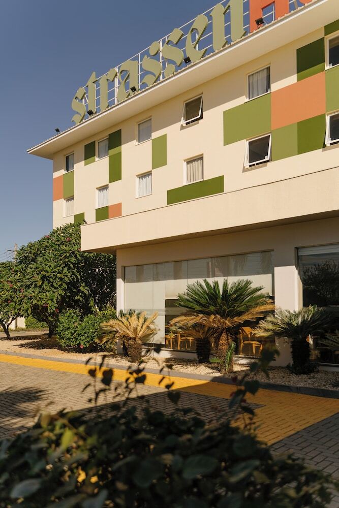 Strassen Hotel