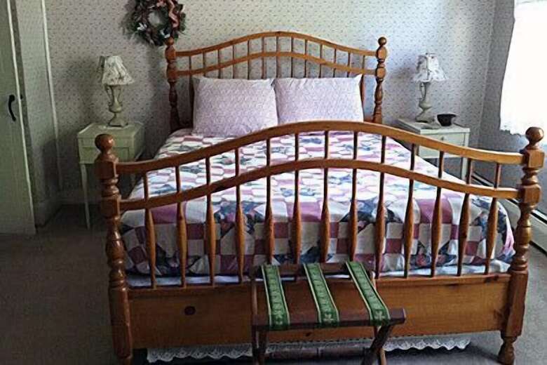 Bed & Breakfast Inn At Neshobe River