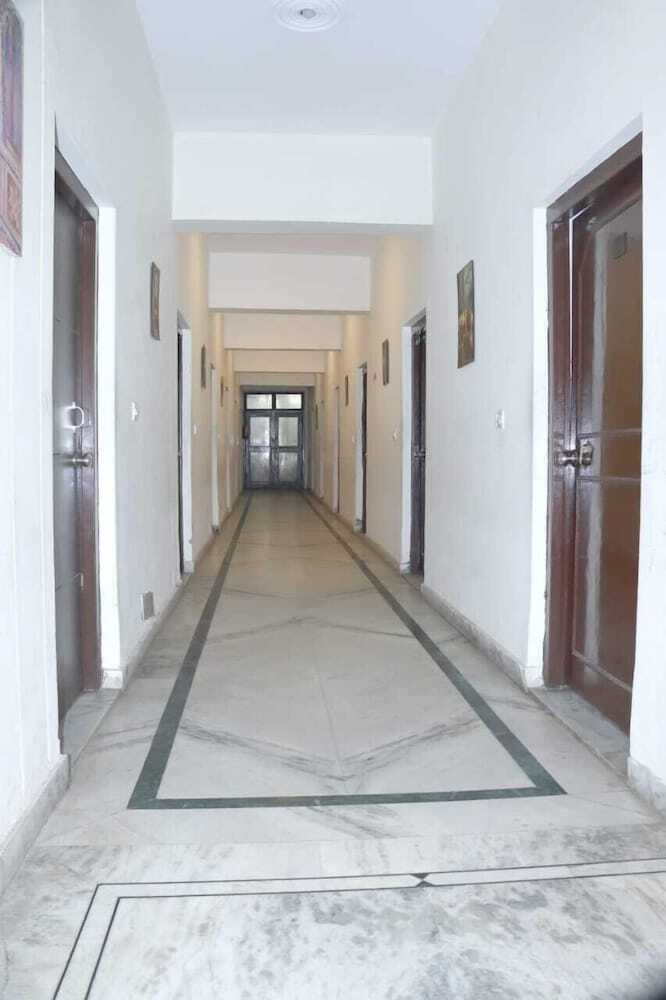 Hotel Ambika Palace By Shiwani Associate