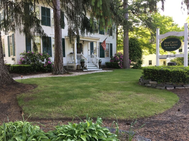 Bed & Breakfast Pinecrest Inn