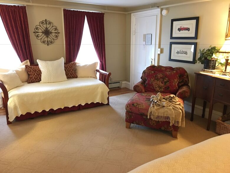 Bed & Breakfast Pinecrest Inn