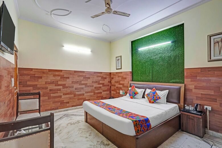 Fabhotel The Everest 43