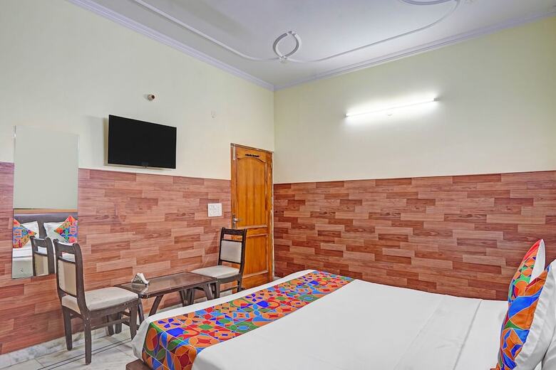 Fabhotel The Everest 43