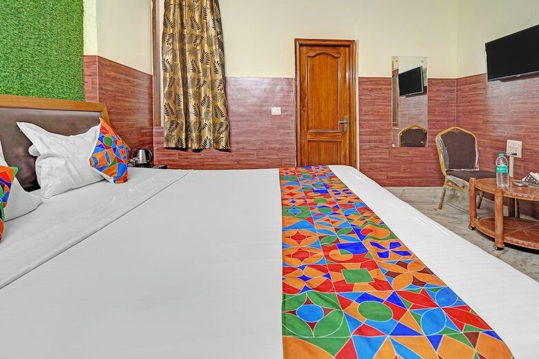 Fabhotel The Everest 43