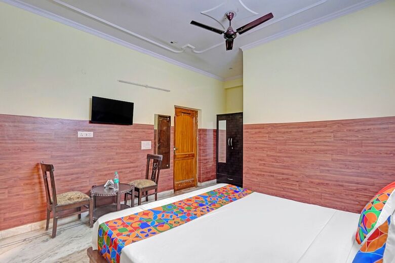 Fabhotel The Everest 43