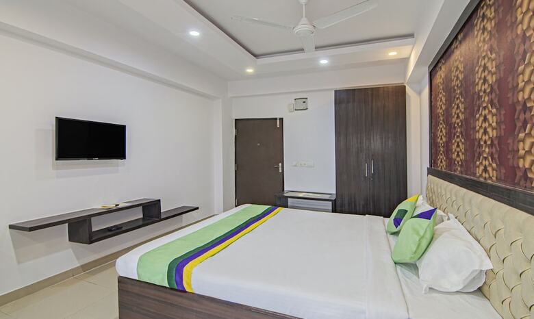 Hotel Treebo The Platinum Studio 50