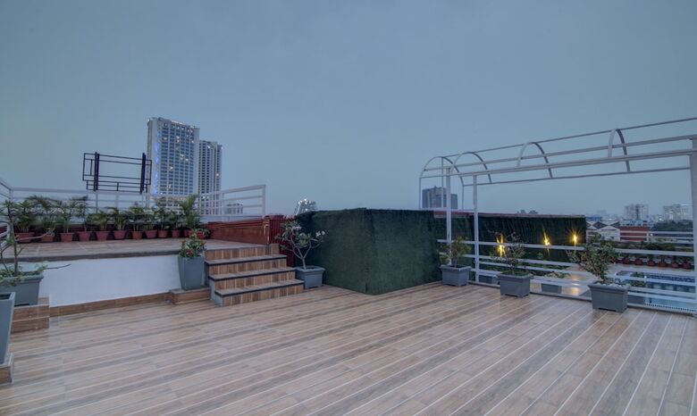 Hotel Treebo The Platinum Studio 50