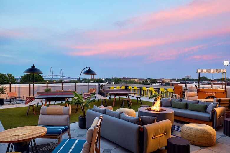 Hotel Moxy Charleston Downtown