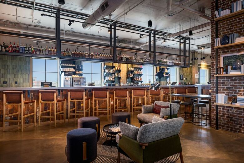 Hotel Moxy Charleston Downtown