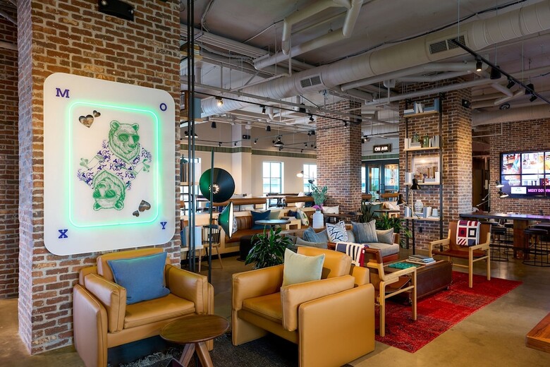 Hotel Moxy Charleston Downtown