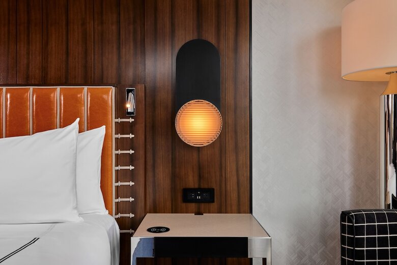 Hotel The Godfrey Detroit, Curio Collection By Hilton