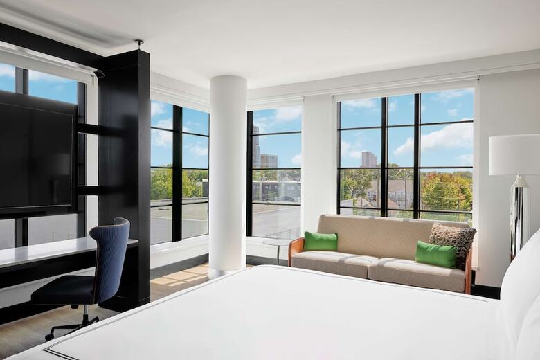 Hotel The Godfrey Detroit, Curio Collection By Hilton