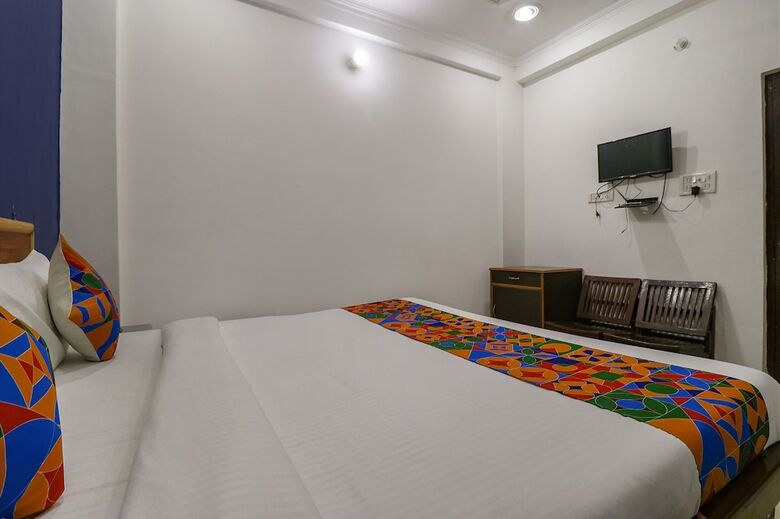 Hotel Fabexpress Royal Stays